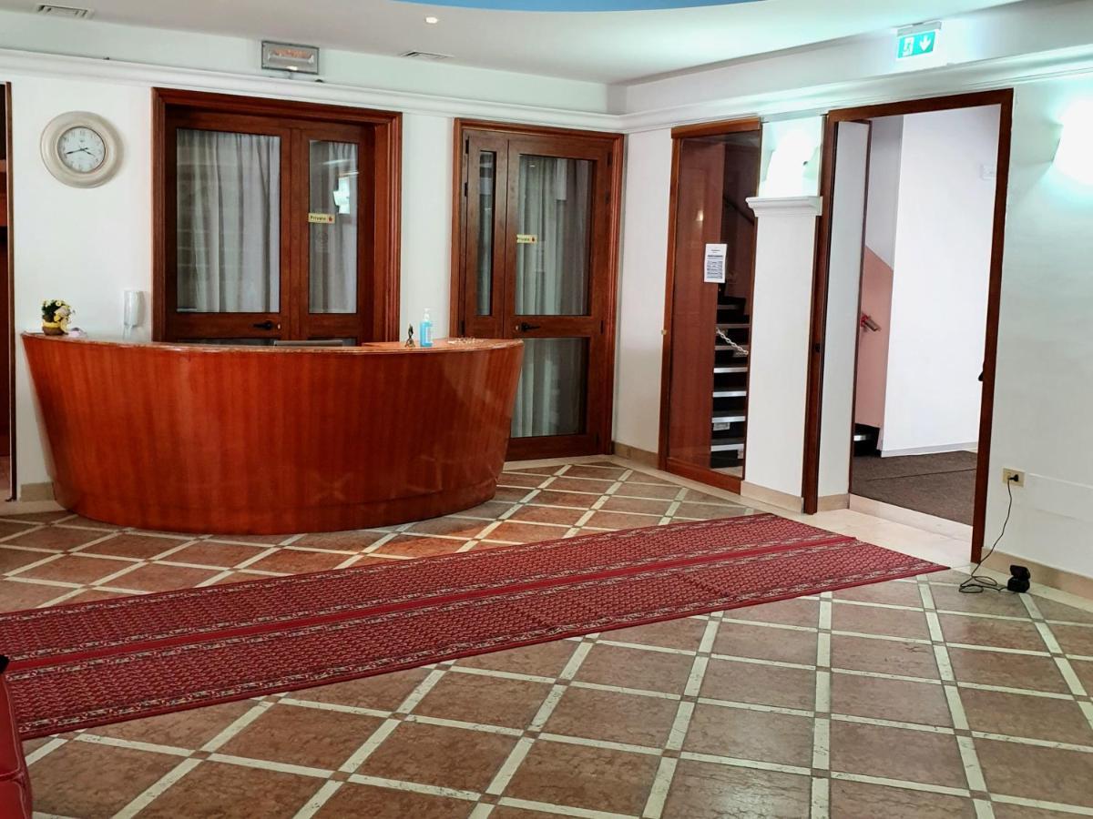 Hotel Perla Massa Lombarda Buitenkant foto