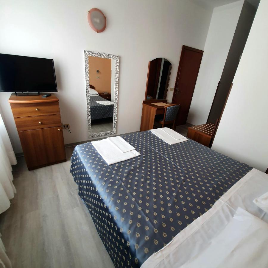 Hotel Perla Massa Lombarda Buitenkant foto