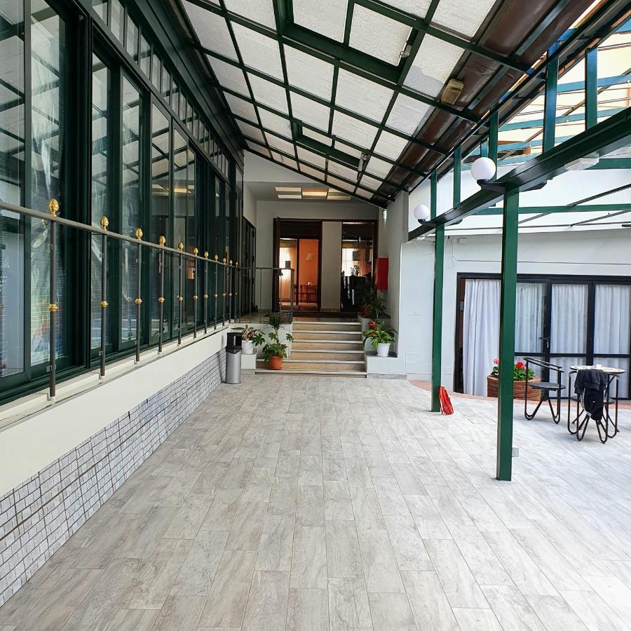 Hotel Perla Massa Lombarda Buitenkant foto