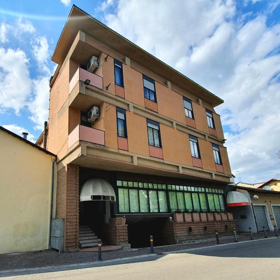 Hotel Perla Massa Lombarda Buitenkant foto
