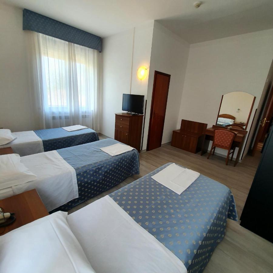 Hotel Perla Massa Lombarda Buitenkant foto