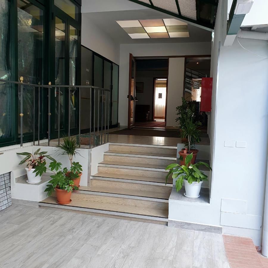 Hotel Perla Massa Lombarda Buitenkant foto