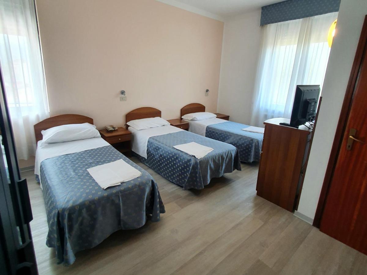 Hotel Perla Massa Lombarda Buitenkant foto