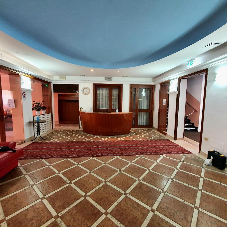 Hotel Perla Massa Lombarda Buitenkant foto