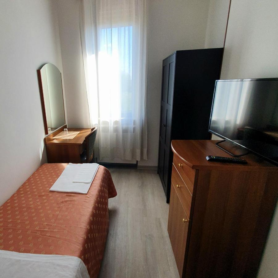 Hotel Perla Massa Lombarda Buitenkant foto