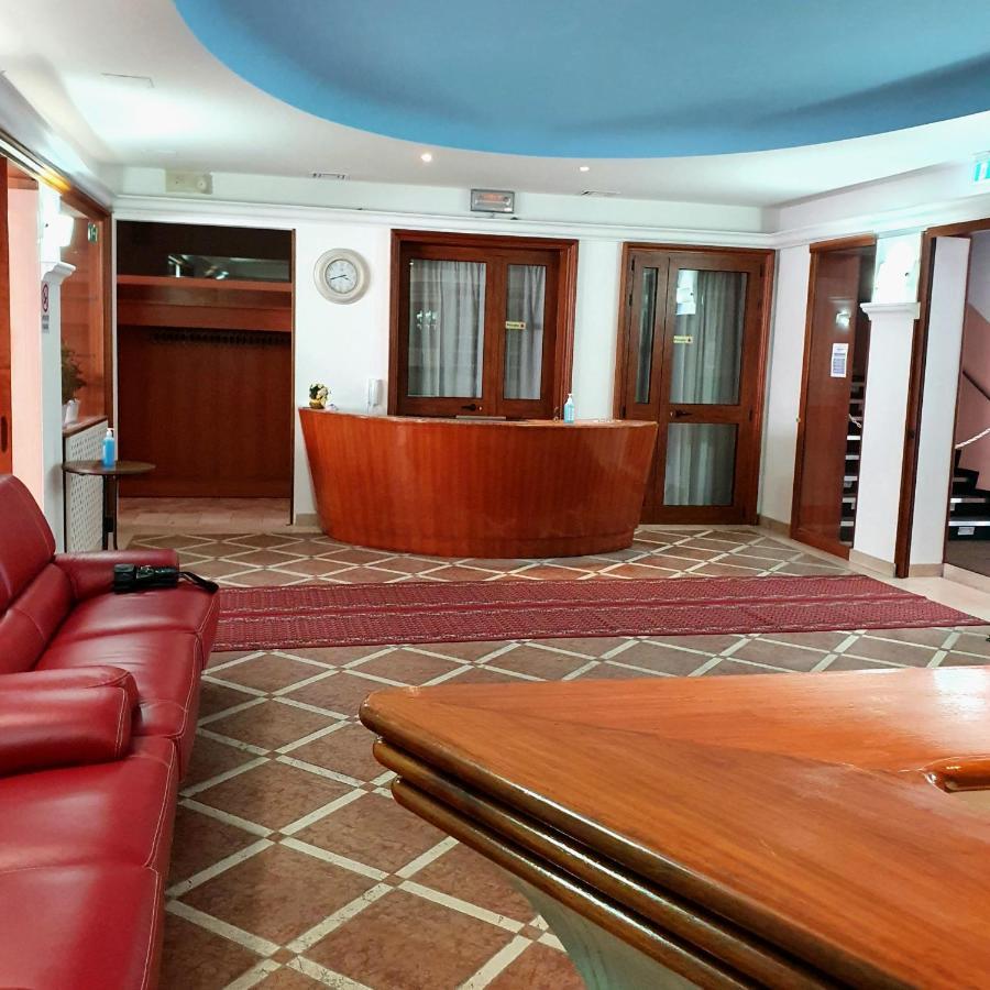 Hotel Perla Massa Lombarda Buitenkant foto