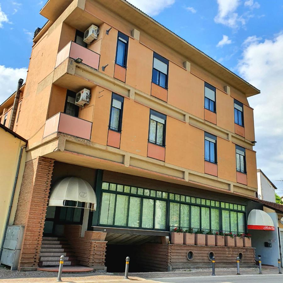 Hotel Perla Massa Lombarda Buitenkant foto