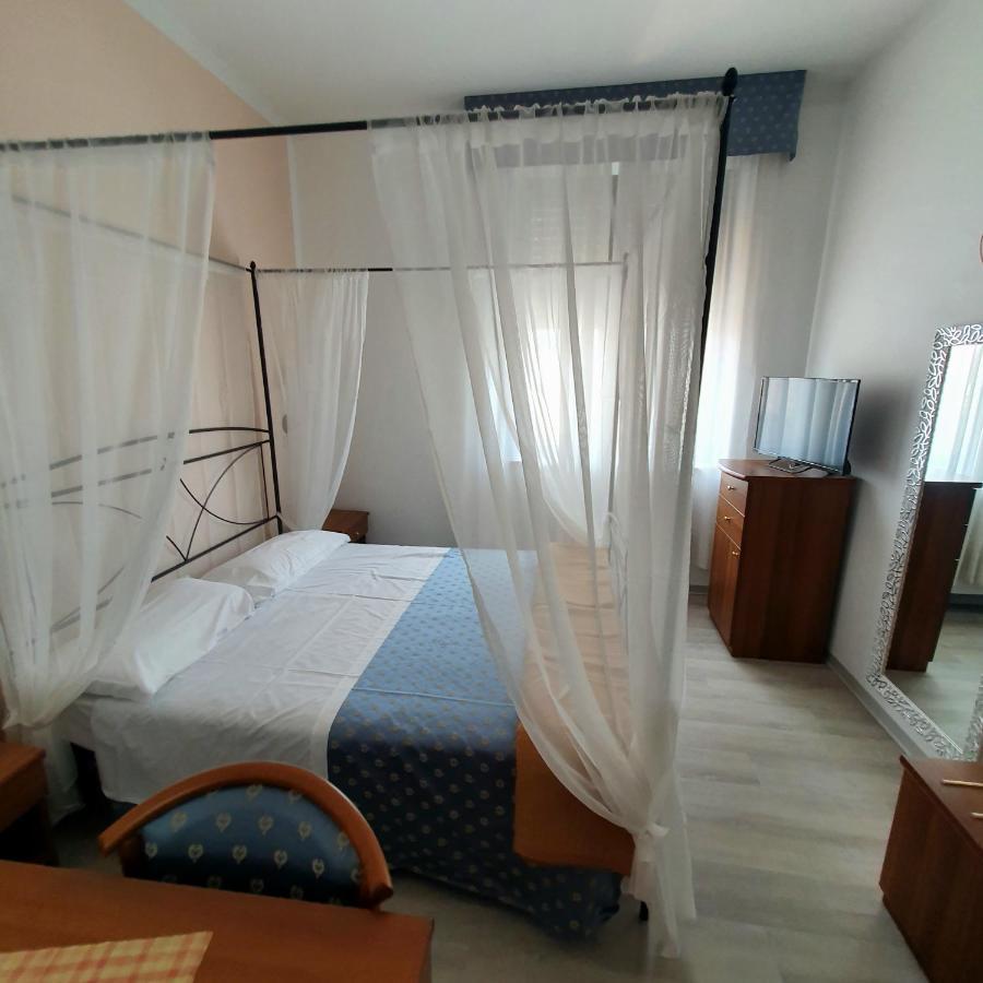 Hotel Perla Massa Lombarda Buitenkant foto
