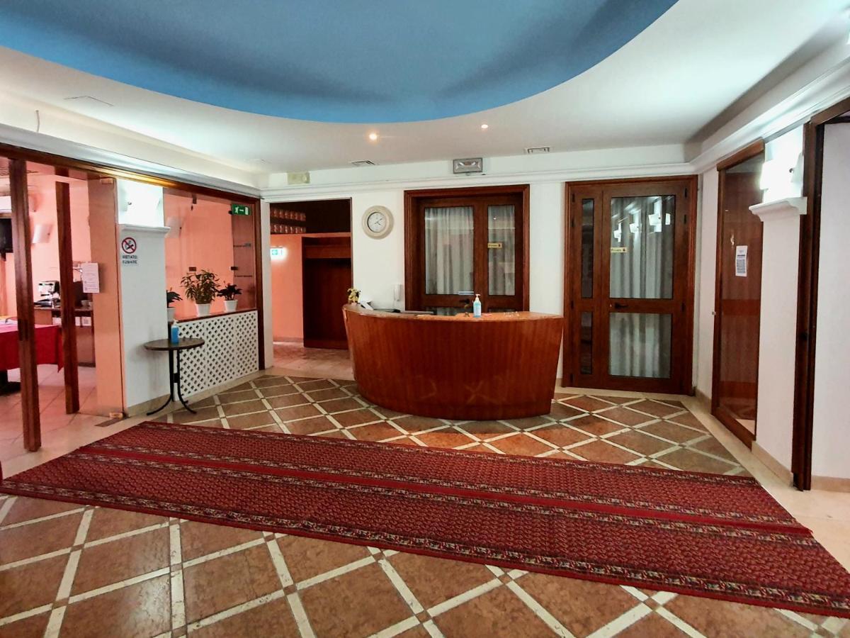 Hotel Perla Massa Lombarda Buitenkant foto