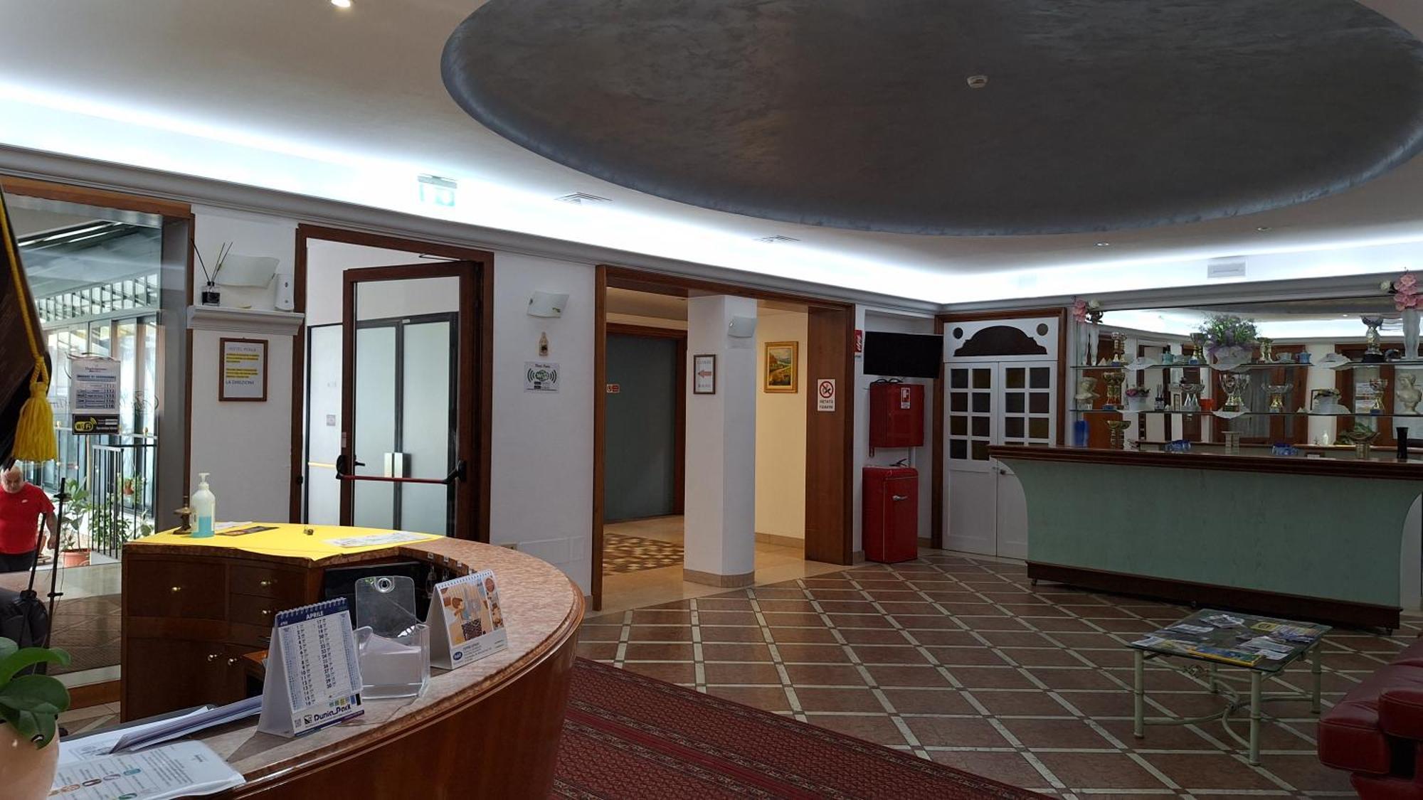 Hotel Perla Massa Lombarda Buitenkant foto