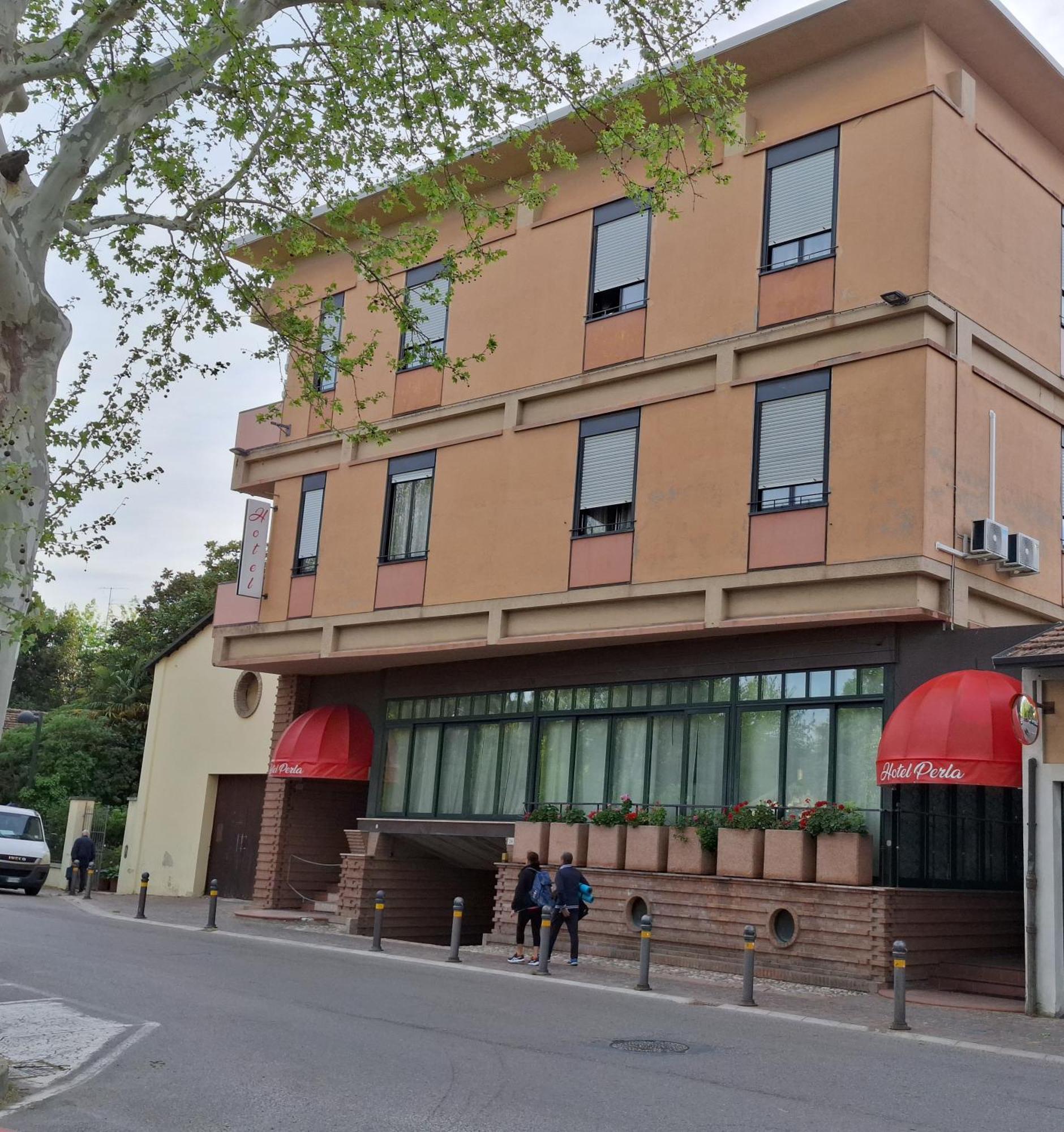 Hotel Perla Massa Lombarda Buitenkant foto